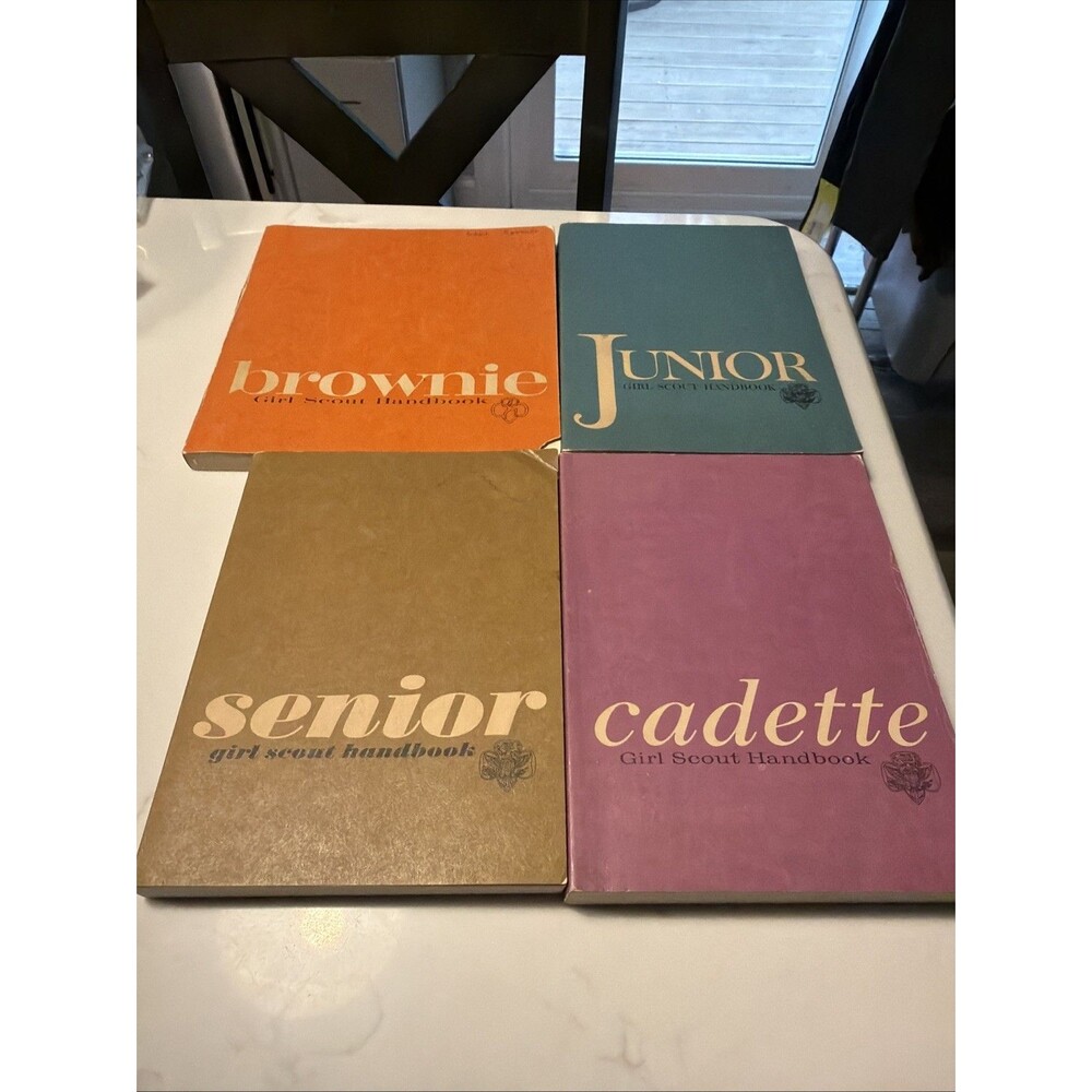 Vintage 1963 Girl Scouts Brownie Cadette Junior Senior SC Handbook Details below